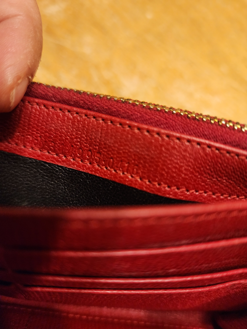red textured leather Yves Saint Laurent Y-Line wallet gold-tone hardware - Picture 14 of 16